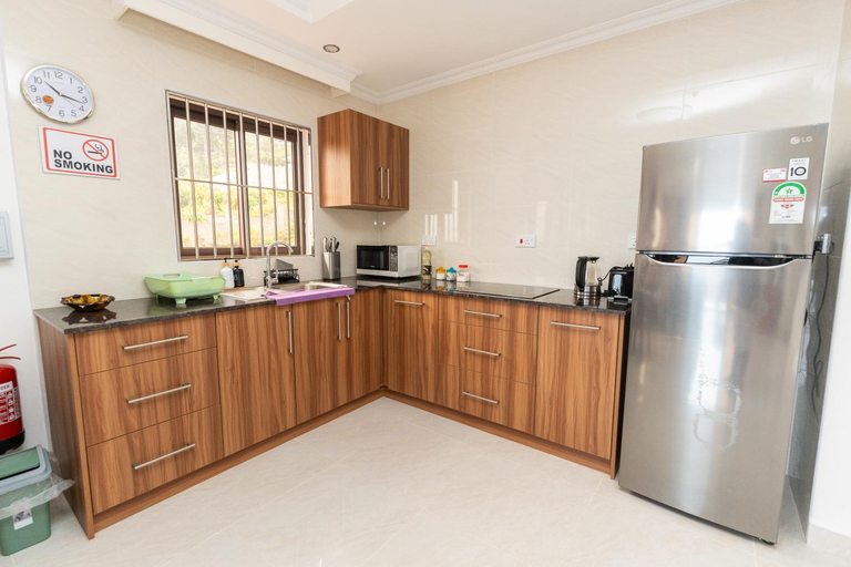 Others 5, Sun and Sea Self Catering