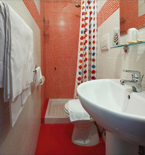 Bathroom, Hotel Garibaldi, Siena