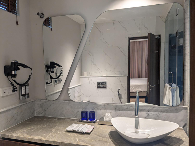 Bathroom 5, Fortune Beach Resort ECR, Chennai -  Member ITC Hotels' Group, Kancheepuram