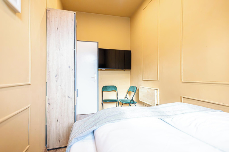 Bedroom 3, 4BR Apt for 10P Walk to Westbahnhof, Wien