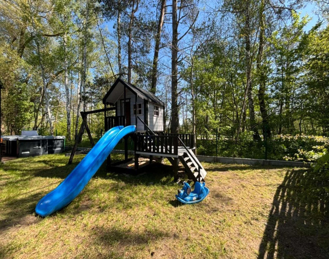 Garden, Bungalow in Dziwnow Near Baltic Sea, Kamień