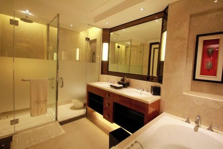 Bathroom 7