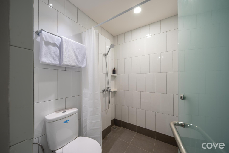 Bathroom 5, Cove Vaia, Bandung