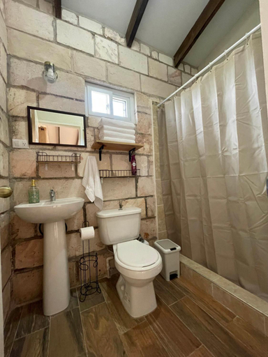 Bathroom, Cabanas de la Montana, Tatumbla