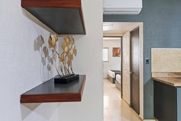 Others 5, Homesuites Zaragoza, Culiacán