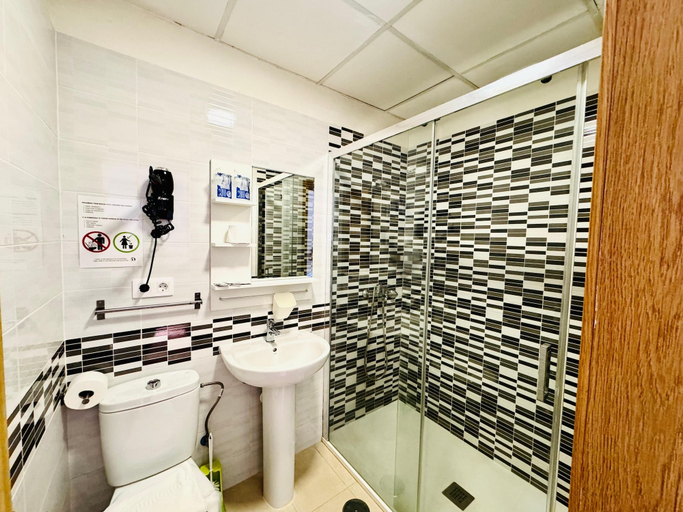 Bathroom 5, Hotel Kasa, Las Palmas