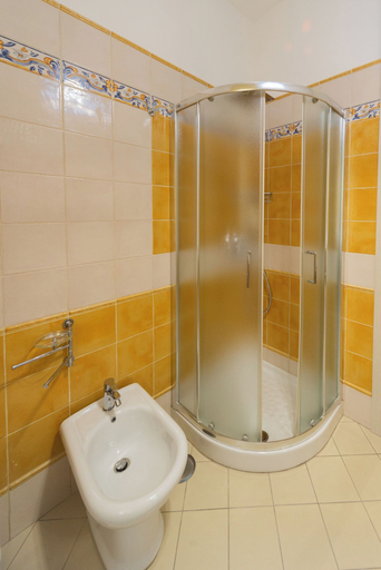 Bathroom 4, AeP House, Napoli