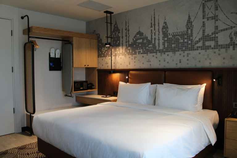 Bedroom 2, TRYP by Wyndham Istanbul Beyoglu, Beyoğlu
