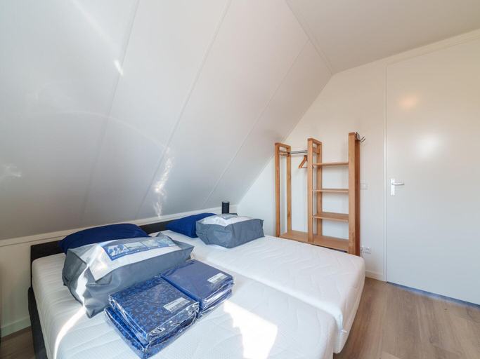 Bedroom 2, Nice holiday home with sauna near a lake, Bernisse