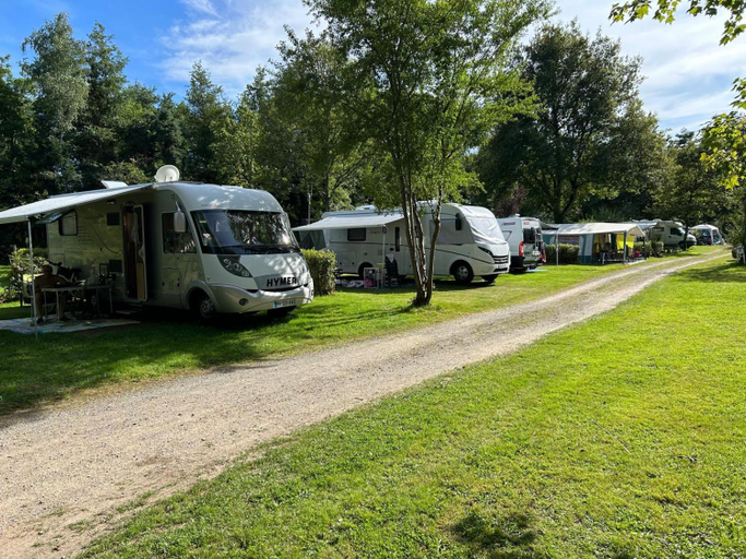 Others 3, Camping des Bains, Nièvre