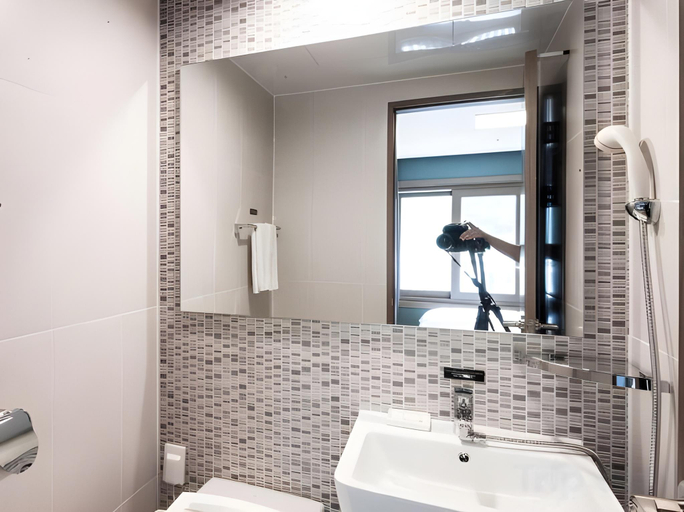 Bathroom 5, Vivaldipark, Chuncheon