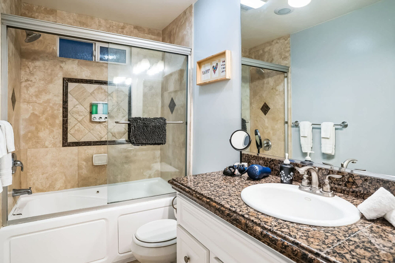 Bathroom 2, Waking up in Your own 3BR Beach Home, Orange