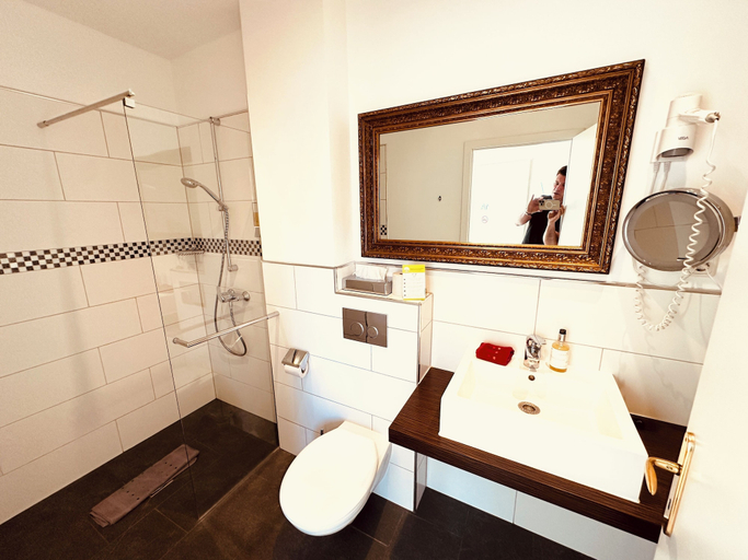 Bathroom 3