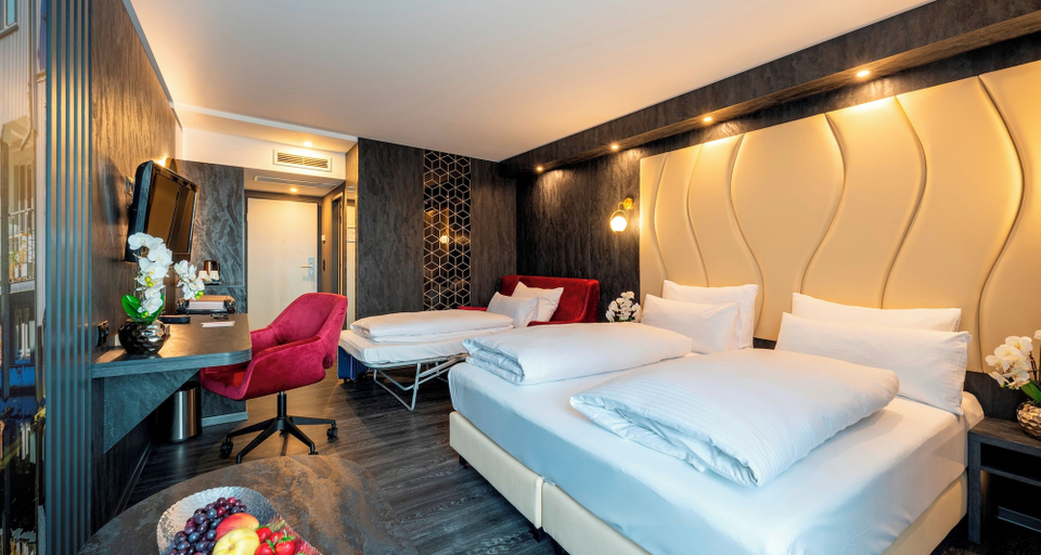 Bedroom 3, PLAZA Premium Parkhotel Neu-Ulm, Neu-Ulm