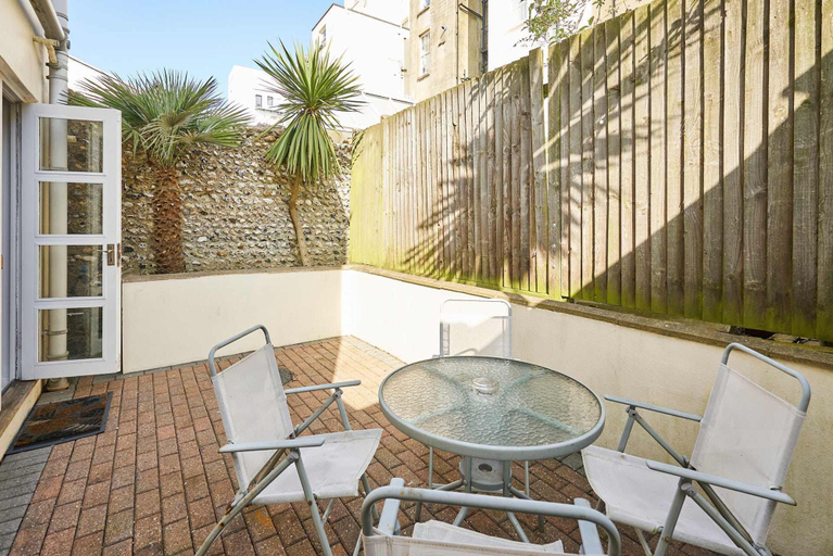 Room 4, Host Stay Farm Road, Brighton and Hove