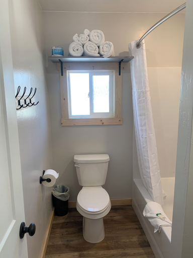 Bathroom 3, Cowboy Cabin, Wayne