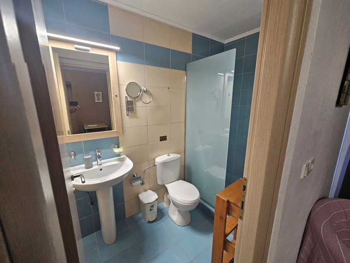 Bathroom 5, Elounda Sunrise Apartments, Crete