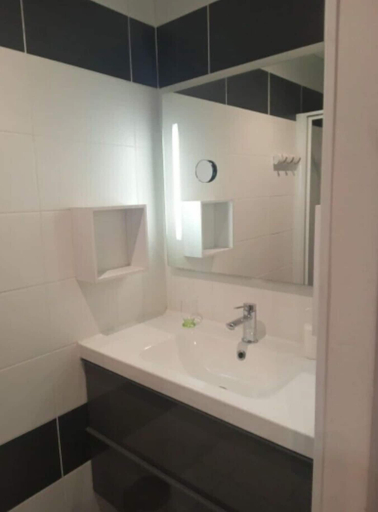 Bathroom 4, Ker Animheart, Haute-Garonne