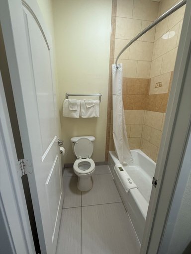 Bathroom, Executive Inn & Suites, Camp