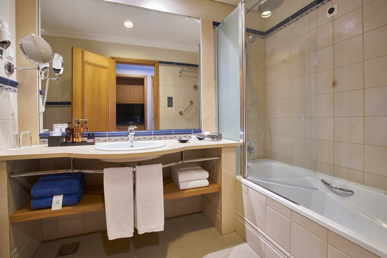 Bathroom 5, PortoBay Santa Maria, Funchal