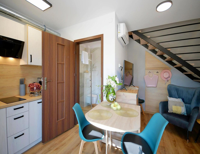 Dining 5, Comfortable Holiday Homes, Mielenko, Koszalin