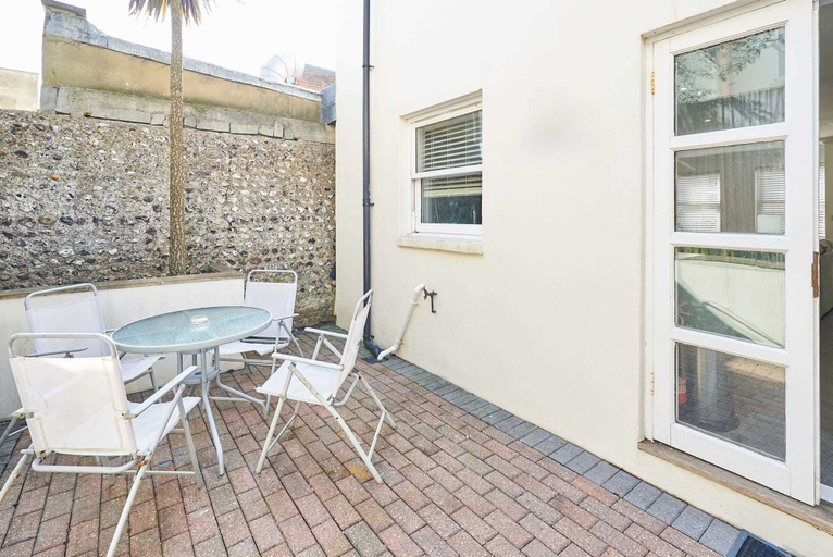 Room 2, Host Stay Farm Road, Brighton and Hove