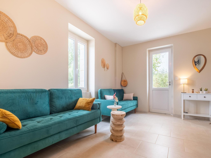 Others 5, Charming Holiday Home with Private Pool, Dordogne