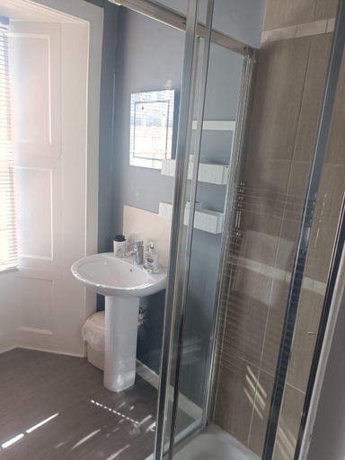 Bathroom 3, Harbour Inn, Fife