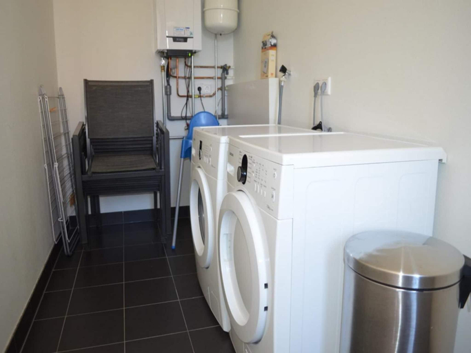 Bathroom 4, House in Netherlands for 8 with Modern Comfort, Sluis