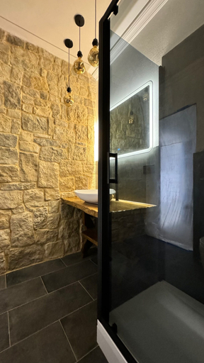 Others 5, Mentore Maison Prestige, Parma