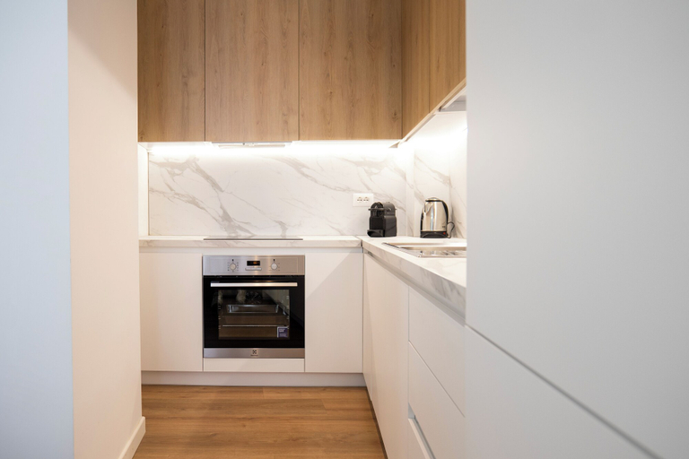 Others 5, Muz Studios, Tirana