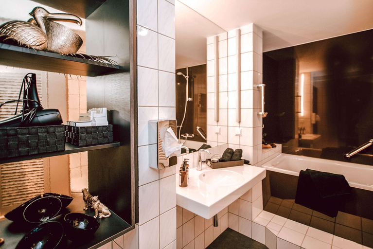 Bathroom 10