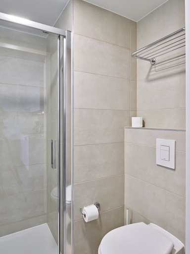 Bathroom 3, Holiday Suites Zeebrugge, West-Vlaanderen