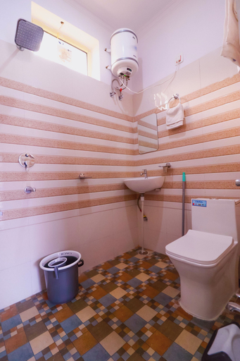 Bathroom, Manzil Hostel, Garhwal