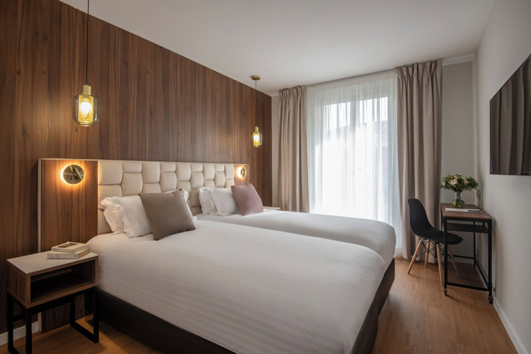 Bedroom 3, Le Cetai Cannes Beach Hotel, Alpes-Maritimes