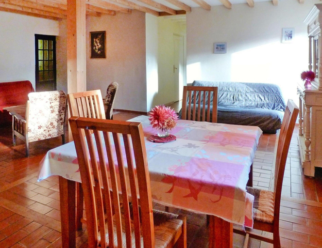 Dining 3, Rural Pool Retreat in the Hills, Haute-Loire