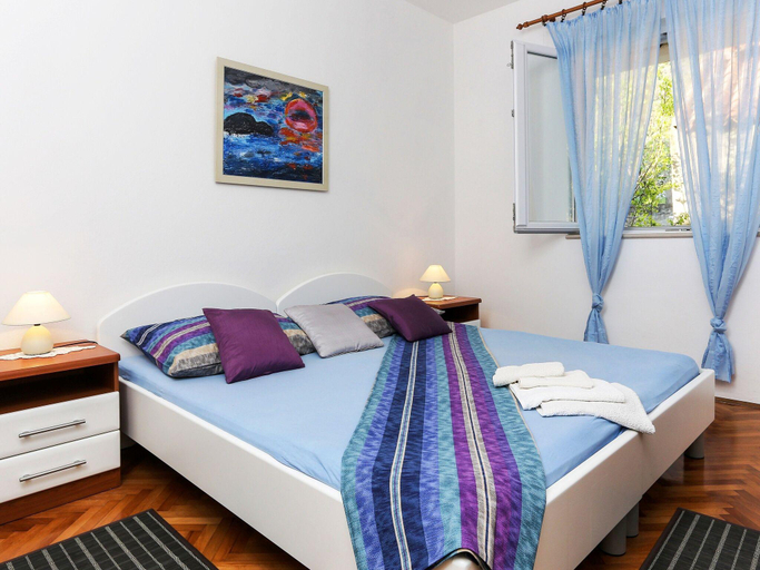 Bedroom, bedroom apartment with balcony, Pojezerje