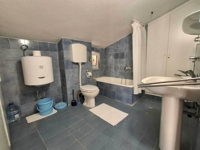 Bathroom 3, Apartments Andjus