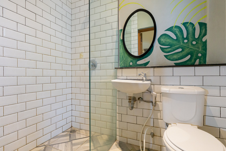 Bathroom 12