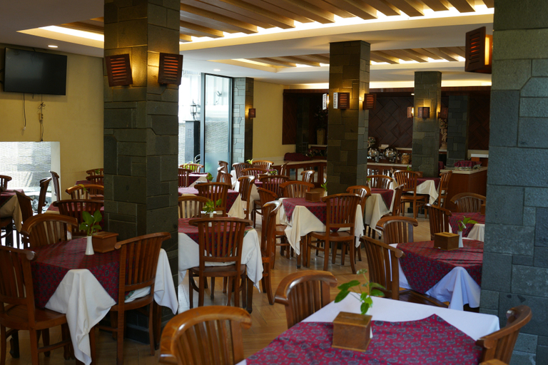 Food & Drinks 2, Arnes Central Hotel, Bandar Lampung