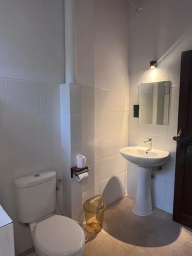 Bathroom 5, UNS Hotel, Badung
