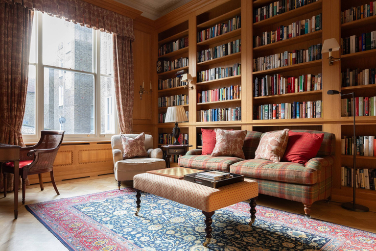 Others 1, Earl's Court Square XI by Onefinestay, London