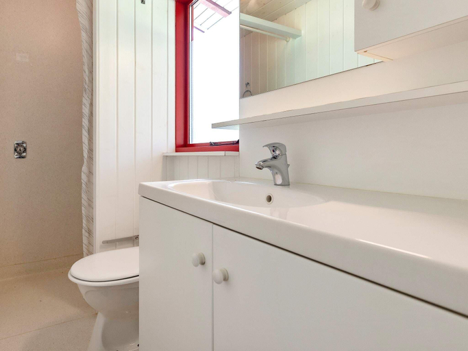 Bathroom, person holiday home in Laeso, Læsø