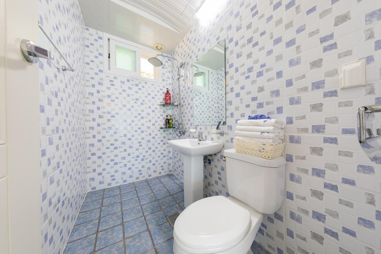 Bathroom, Geoje Melody Pension, Geoje