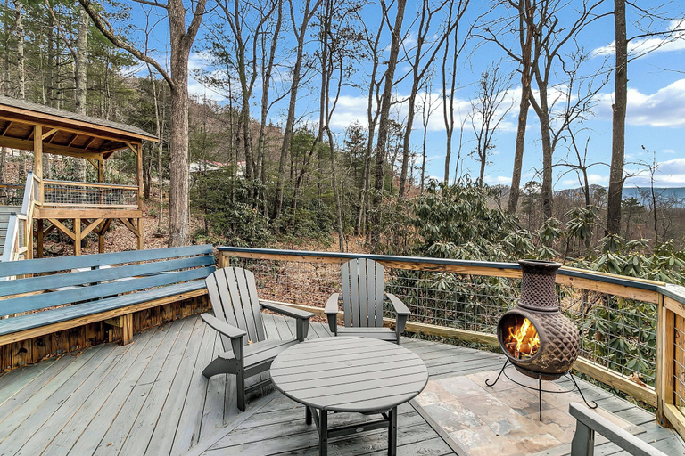 Others 3, Black Mountain Treehouse, Buncombe