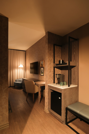Others 5, OS Hotel, Jackson