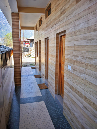 Others 4, Benzer stays, Uttarkashi