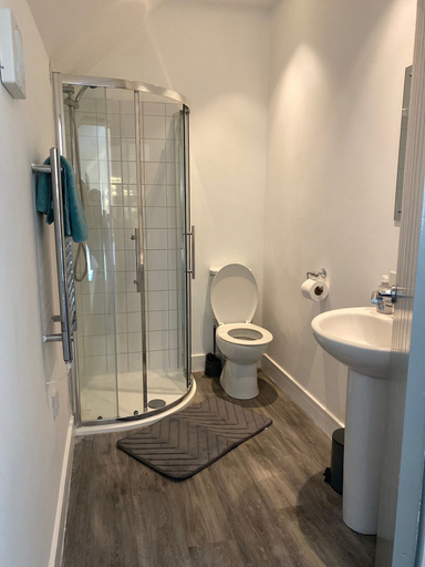 Bathroom 4, The Heritage Hotel, Bridgend