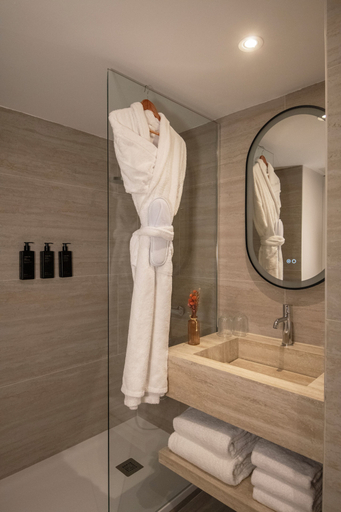 Bathroom 4, Le Cetai Cannes Beach Hotel, Alpes-Maritimes
