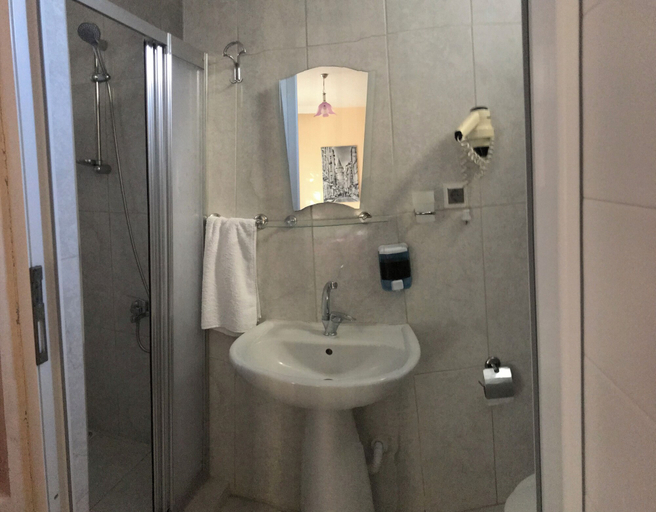 Bathroom 4, benjy motel pansiyon, Edremit